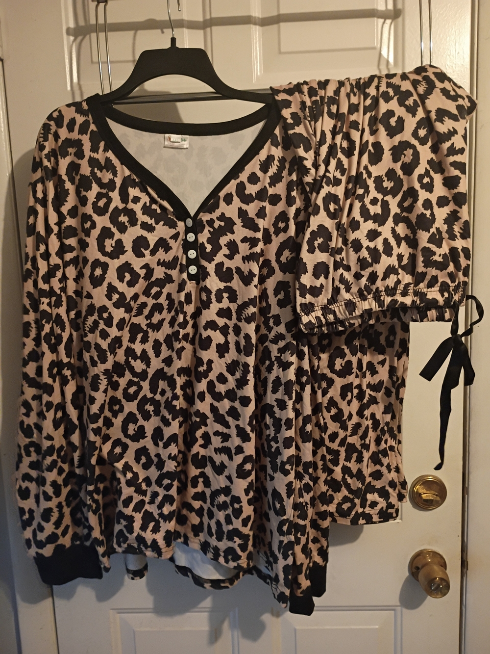 SHIRLEY & STONE Leopard Print Women’s Pajama Set - Black Trim